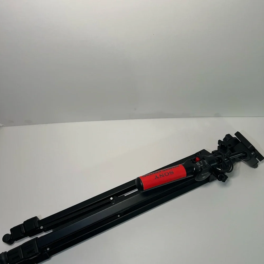 SONY VCT-R630 RM Hi8 Tripod with Remote Camera Video Stand